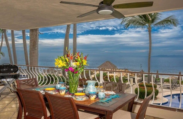 Ocean Front Luxury Condo / beheizter Pool / halb privater Strand