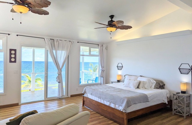 Ocean Front HOME on the Big Island! Lookout and view Heaven - Maka'Ala Lani!!