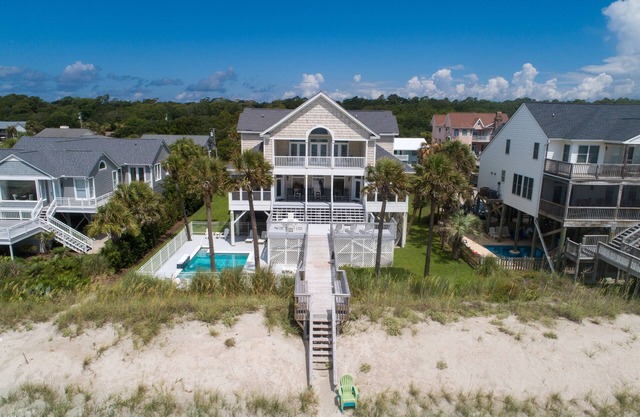 Ocean Front Luxury ..