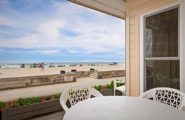 Ocean Front on the Mission Beach Boardwalk!