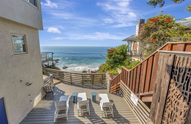OCEAN FRONT BEACH HOUSE-Private Treppe zum Sand!