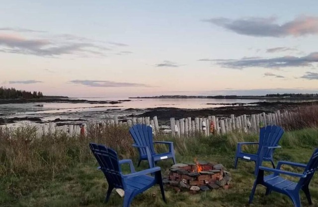 Ocean Front Private 1 Bdrm + Living + Kitchenette Watch The Fundy Tides From Bed