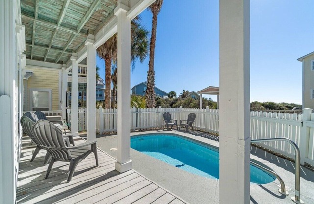 Ocean front Private Pool + Private Beach Access