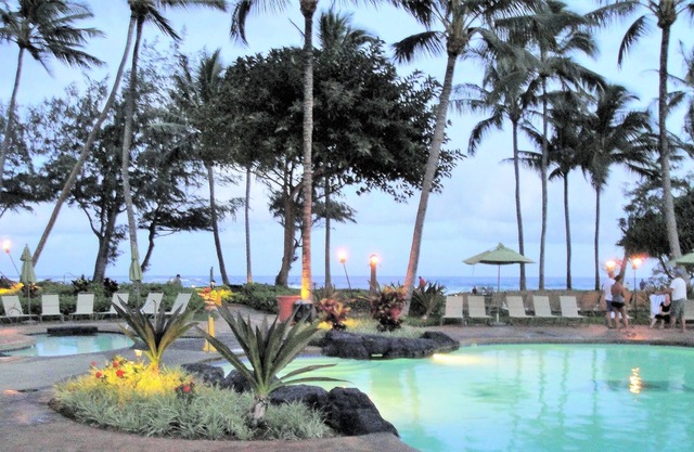 Ocean Front Resort~Quiet~Spacious 1 B Condo=100 ft. to Beach/Ocean! Christmas'22