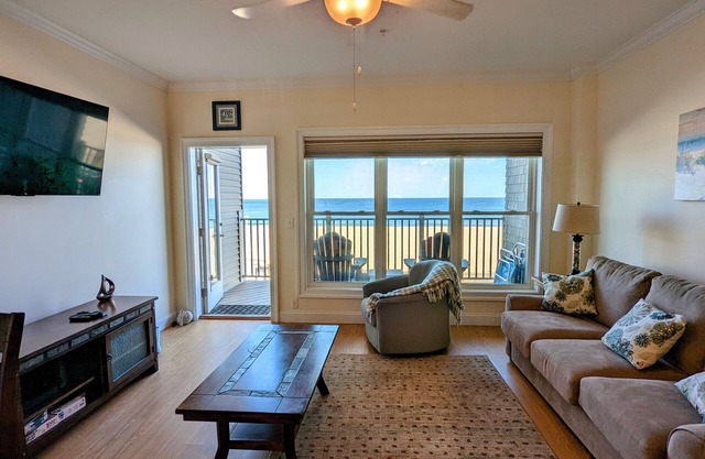 Ocean front single bed room condo