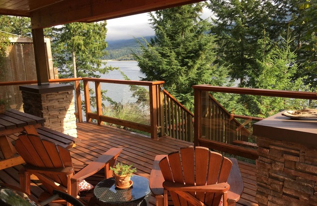 Ocean Front, spektakuläre Aussicht, wenige Minuten von Sechelt, einem Sunshine Coast Hub!