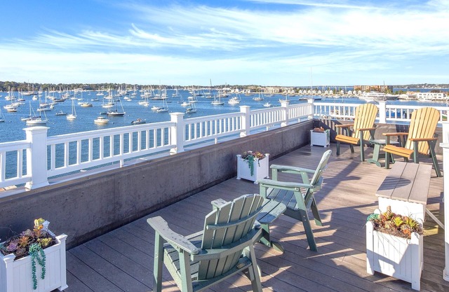 Wyndham Inn On Long Wharf Ocean View!