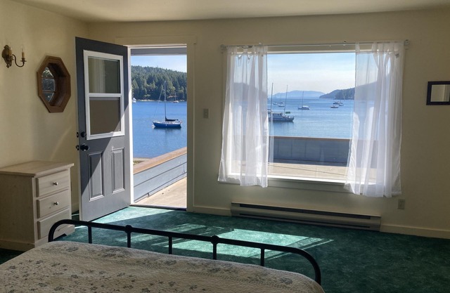 Ocean Front with level walkout beach