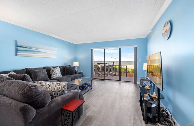 Ocean Hideaway 110 on the Historic OCMD Boardwalk!