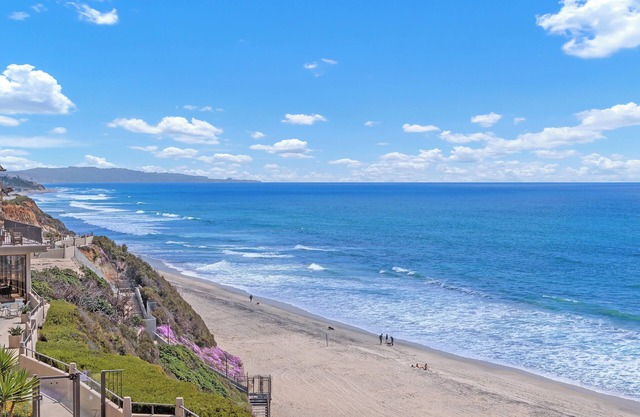 Ocean Infinity - Panoramic Ocean Views, Pool, Beach, Dogs ok!