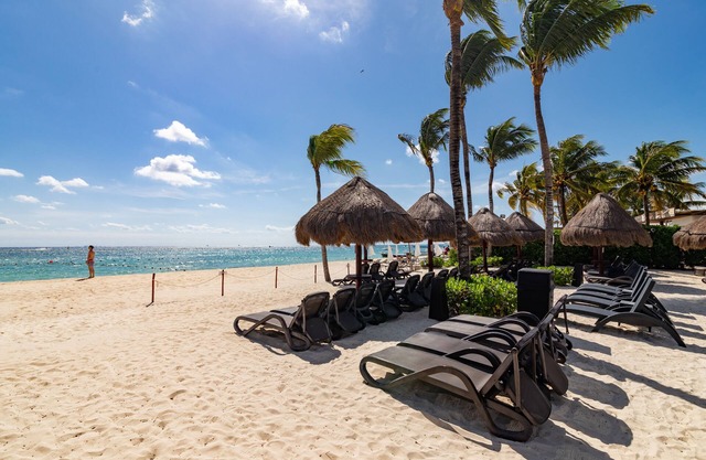 Oceanfront Condo mit herrlichem Meerblick - privater Strand - Fitnessraum - Parkplatz