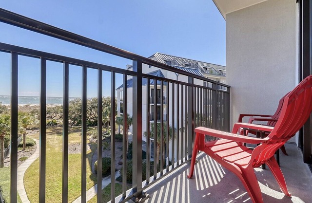 Ocean Overlook at 310B Shipwatch|Oceanfront | Wonderful Oceanfront Deck|Winter Monthly Discount |...