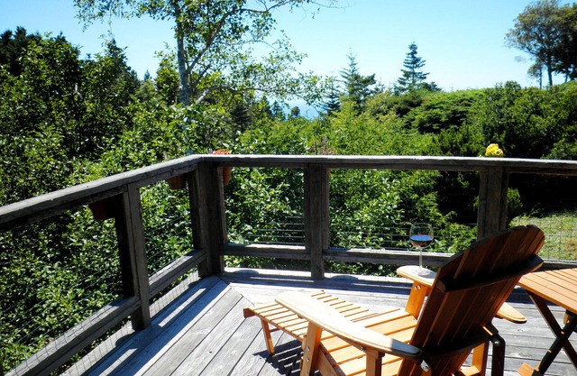 Ocean Tree House - Blick auf die Berge, Wrap Around Balkon, Privatsphäre und Gelassenheit