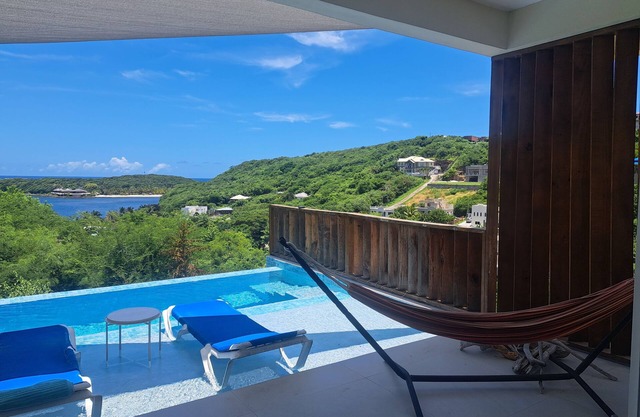 Luxury Group Villa w/ Pool & Oceanview