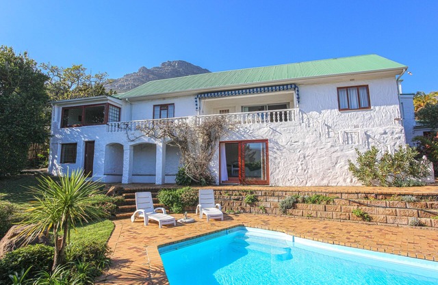 Luxusvilla mit 4 Zimmern, Meerblick und Schwimmbecken - Bahari House