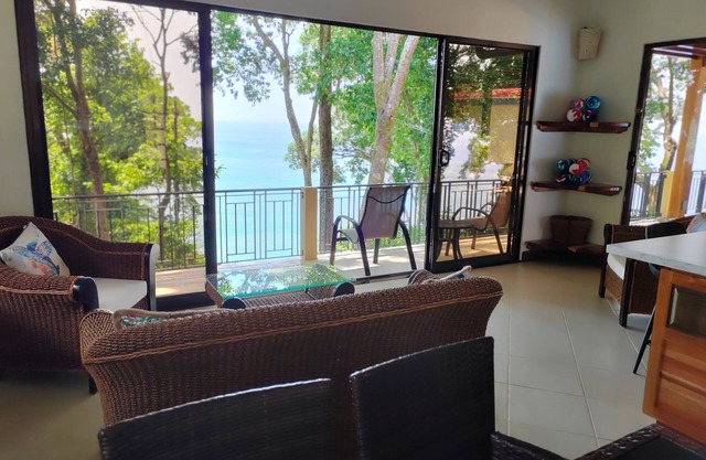 Ocean view Casa Gauguin. Forget your worries in this spacious and serene space.