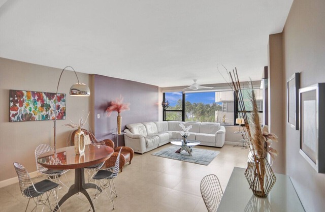 Ocean View Condo / Beach Service & Pool / 618