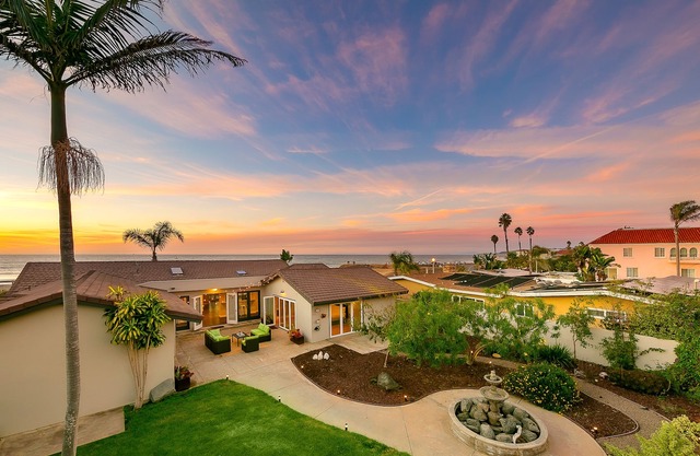 Ocean-View Estate with central AC, washer/dryer, and casitas