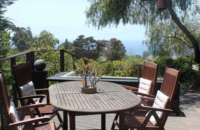 Ocean-View Hillside Bungalow mit 2 Schlafzimmern Olde Del Mar