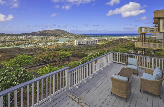 Ocean View Home in Popular Town Hawaii Kai w/ Private Yard, AC & BBQ: Hale Malia