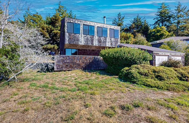Ocean View Home near Shell Beach w/ Hot Tub, Fireplace, Shared Pool - Dogs OK