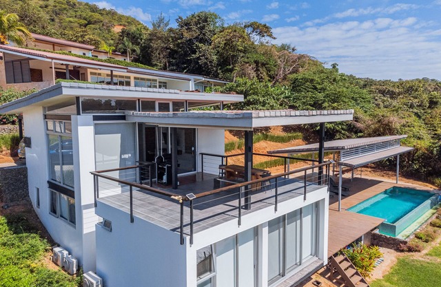Ocean View home w/ private pool, 1 mile to the beach