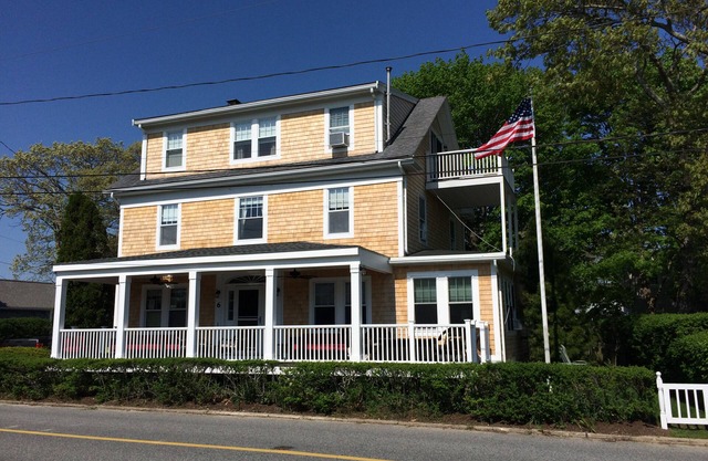 Ocean View House zu vermieten in Fabulous Falmouth Heights !!!