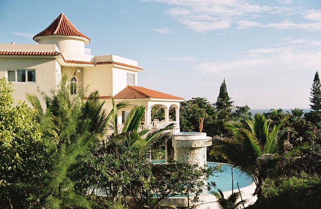 BENTLEY VILLA Atemberaubende Aussicht / Infinity-Pool / Kino / Fitnessraum / Wasserfall / Insel / Staffed