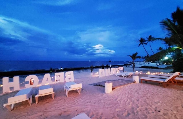 OCEAN VIEW PENTHOUSE 3BR SCHRITTE VOM STRAND MIT DACH
