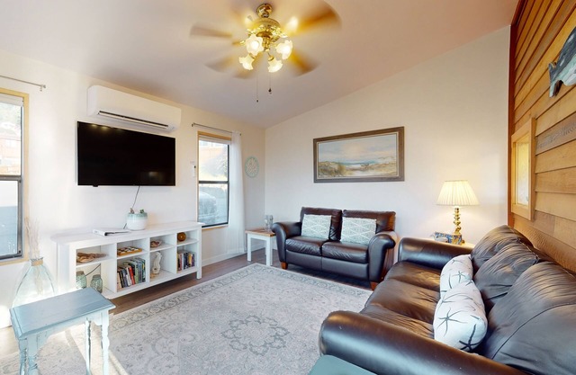 Ocean view retreat with nautical interior, pinball machine, grill, games, & AC