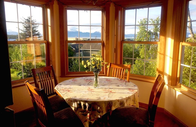 Whirlpool Suite Ocean View Homer Alaska Cafe / Buchhandlung / Strand