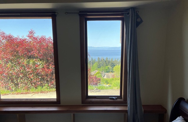 Ocean View Sunshine Coast Affordable 1 Bedroom Suite