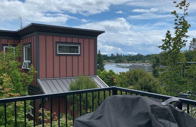 Ocean View Townhome - Sooke Harbour Marina