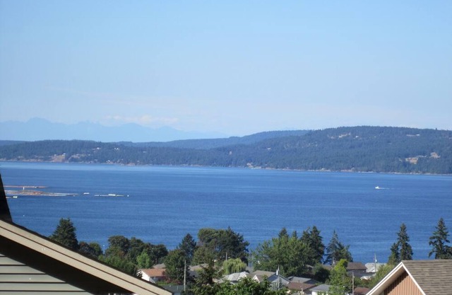 Ferienhaus mit Meerblick im Süden von Vancouver Island. Erkunden! Abspielen! Entspannen!