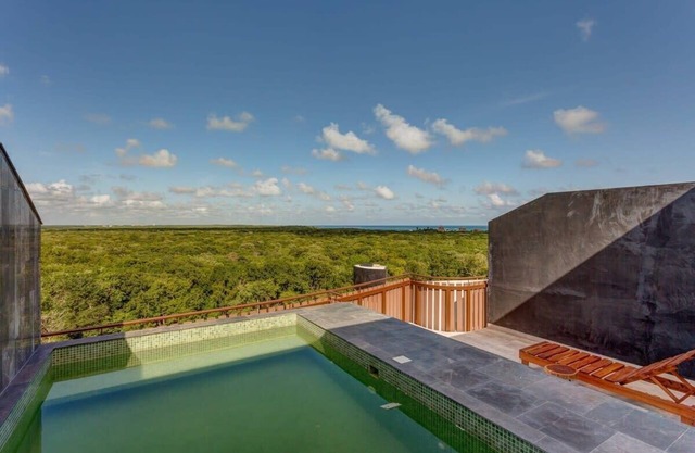 Ocean Views, Lux Community, Private Rooftop Pool