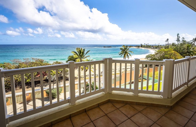 Ocean Views Oasis-OCEAN & BEACH FRONT W/ POOL!!!!