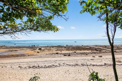 Ocean Views & Private Beach 3BR Nature Escape villa