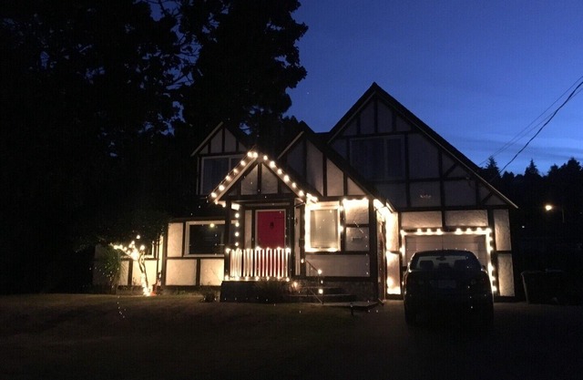 Meerblick - Schritte zum Cordova Bay Beach und Beach House Restaurant