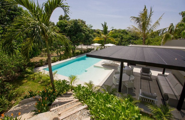 Meerblick mit Dachterrasse und privatem Tauchbecken