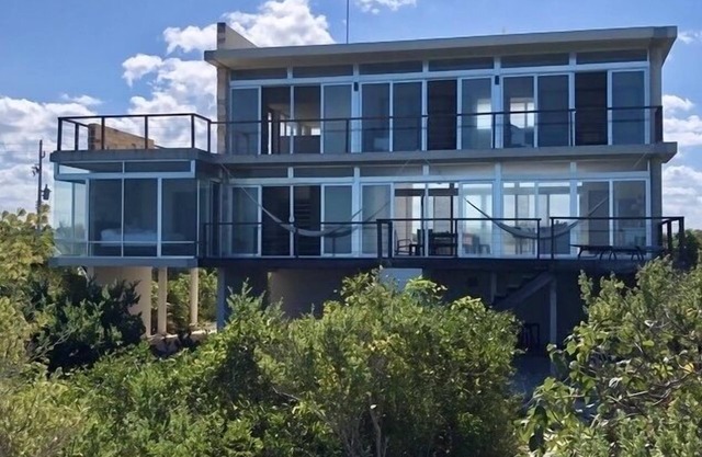 Ocean Villa. 100feet from beach and private