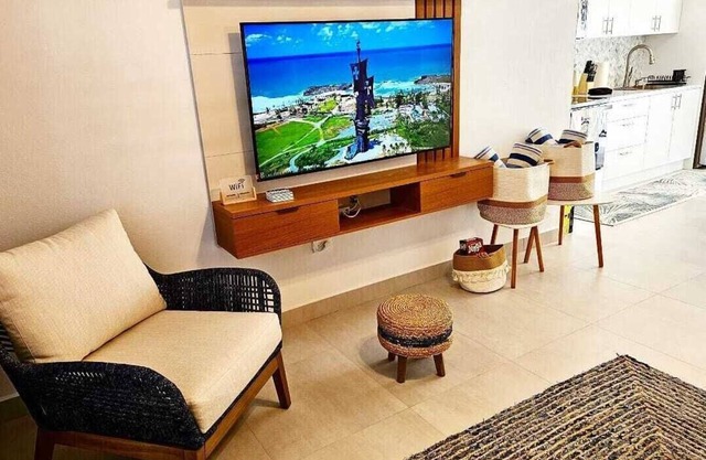 Ocean Villa-Condo steps away from the beach!