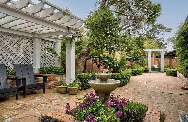 Ocean Whisper Newly Renovated, Walk to Spanish Bay, Beach and Golf
