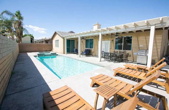 Oceana House Pool 2300SF 5B3B close to everything