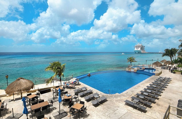 Oceanfront Condo w/ Terrace, Pool, Views