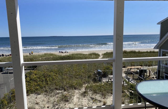 Oceanfront, 2 Schlafzimmer Wohnung, 1 Meile vom Pier entfernt