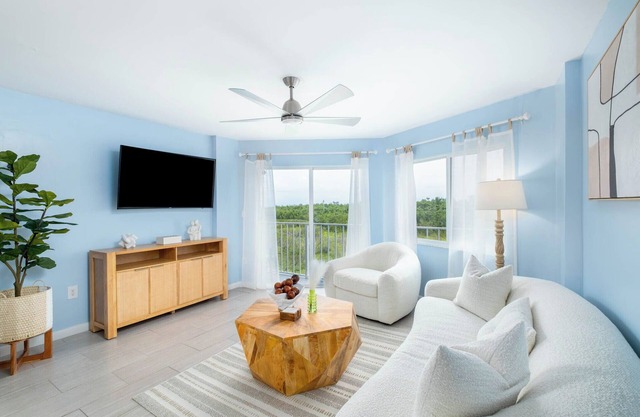 Oceanfront 2BR/2BA Remodeled Condo King + Bunk Room Balcony Views