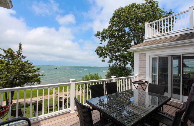 Oceanfront 5BR / 4. 5 BA Haus direkt am eigenen Privatstrand!