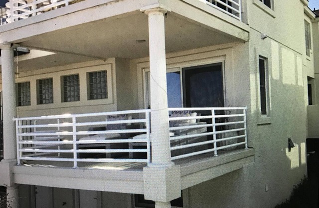 Oceanfront 5 Schlafzimmer, 4 Badezimmer Stadthaus mit spektakulärer Aussicht!