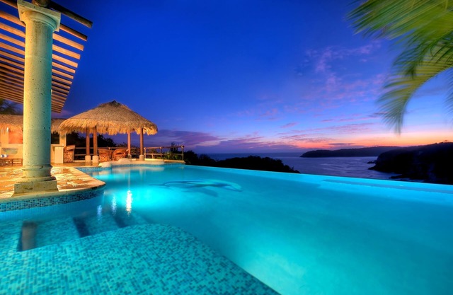 Oceanfront Beach View Villa in der Violin Bay in der Nähe von Santa Cruz
