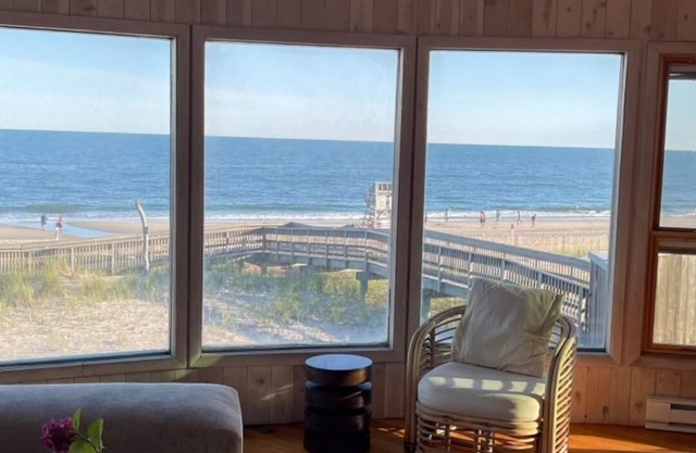Oceanfront, beautiful 4-bedroom house in Fire Island. Panoramic views.